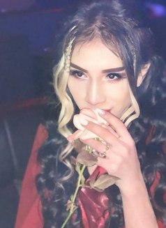 Sofi - Acompañantes transexual in İstanbul Photo 6 of 9
