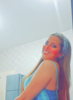 Sofi - escort in Abu Dhabi Photo 3 of 5