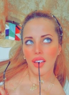 Sofi - escort in Abu Dhabi Photo 4 of 5