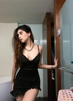 Esha Indian - escort in Dubai Photo 4 of 5