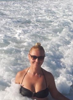 Sofi Soft - puta in Dubai Photo 5 of 5
