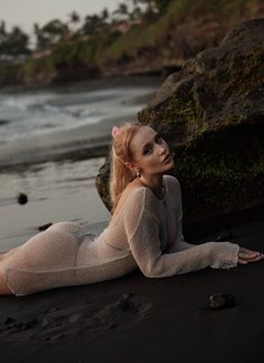 Sofi - escort in Bangkok Photo 4 of 10