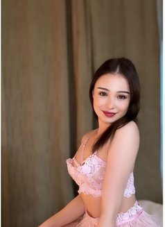 Sofia 18y, Hot Teen - puta in Dubai Photo 1 of 6