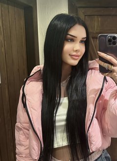 Sofia - puta in Dubai Photo 3 of 7