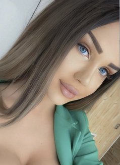 Sofia - puta in Dubai Photo 4 of 7