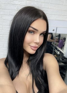 Sofia - puta in Dubai Photo 5 of 7