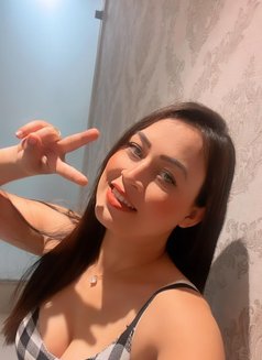Sofia Camreal Meet 🥵 - puta in Hyderabad Photo 2 of 11