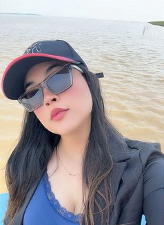 Sofia Camreal Meet 🥵 - puta in Hyderabad Photo 5 of 11