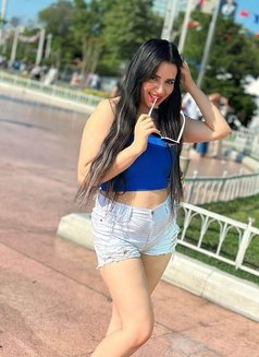 Sofia - puta in İstanbul Photo 2 of 8