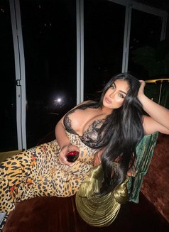 Sofia - puta in Dubai Photo 19 of 25