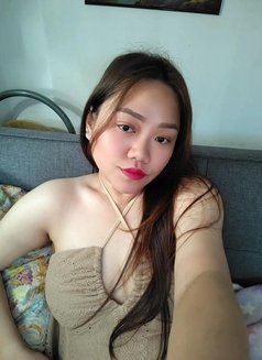 Sofia - escort in Singapore Photo 3 of 6