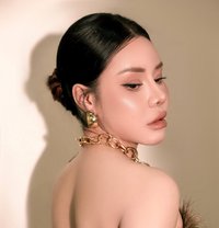 victoria - escort in Singapore