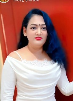 Sofia - escort in Muscat Photo 2 of 3