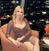 SOFİA FOX BIG DICK and CUM - Transsexual escort in Dubai