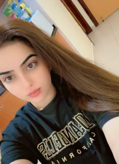 Sofia Hot Student Escort - puta in Dubai Photo 8 of 9