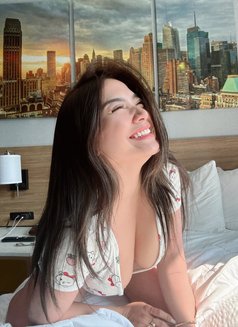 Sofia Incall Best Service - puta in Sharjah Photo 2 of 6