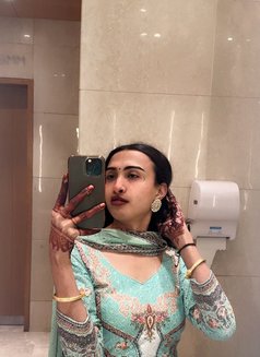 Sofia - Transsexual escort in New Delhi Photo 2 of 7