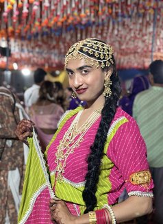 Sofia - Transsexual escort in New Delhi Photo 3 of 7