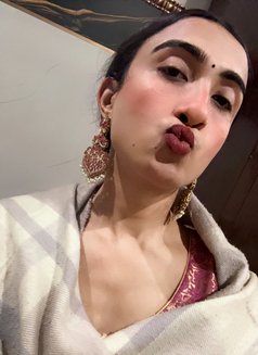 Sofia - Transsexual escort in New Delhi Photo 6 of 7