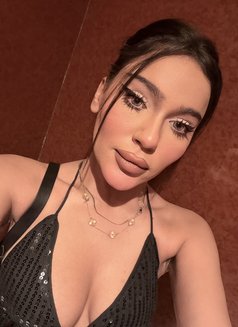 Sofia - escort in Muscat Photo 1 of 7