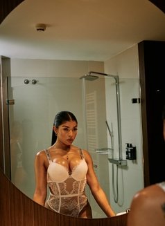 Sofia Latina - escort in Abu Dhabi Photo 7 of 10