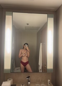 Sofia Anne - escort in Makati City Photo 5 of 5