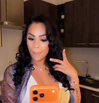 Sofรญa New - escort in Singapore