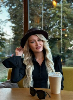 Sofia - escort in Al Manama Photo 2 of 17