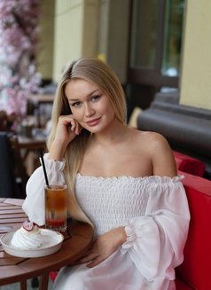 Sofia - escort in Al Manama Photo 3 of 17