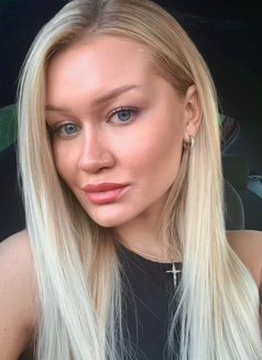 Sofia - escort in Al Manama Photo 4 of 17