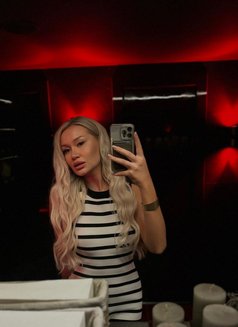 Sofia - escort in Al Manama Photo 5 of 17