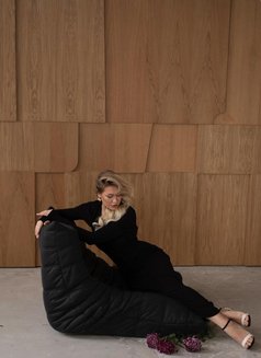 Sofia - escort in Al Manama Photo 7 of 17