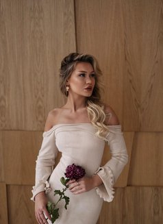 Sofia - escort in Al Manama Photo 8 of 17