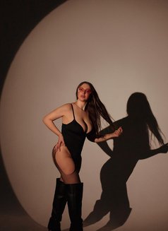 Sofia - escort in Kolkata Photo 3 of 5