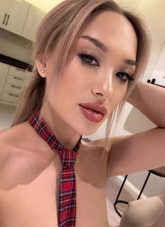 Sofia - escort in Jeddah Photo 1 of 14