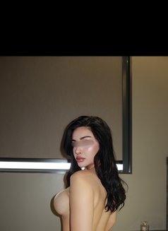 Liz πͺπΈ - escort in Singapore Photo 14 of 16