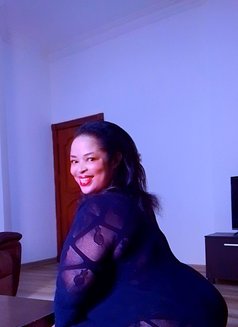 Aisha - escort in Al Manama Photo 4 of 4