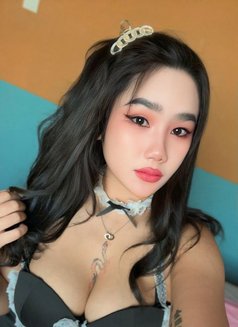 Sofia - puta in Dubai Photo 1 of 13