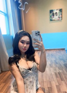 Sofia - puta in Dubai Photo 5 of 13