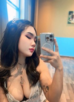 Sofia - puta in Dubai Photo 6 of 13