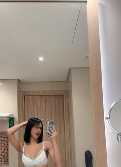 Sofia - Transsexual escort in Dubai Photo 4 of 8