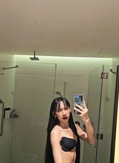 Sofia - Transsexual escort in Dubai Photo 4 of 14