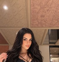 Sofia - puta in Dubai Photo 1 of 4