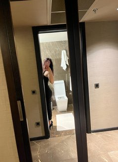 Sofia - puta in Kuwait Photo 4 of 18