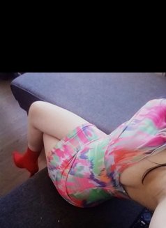 Sofia - puta in Kuwait Photo 13 of 18