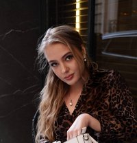 Sofia - escort in İstanbul Photo 8 of 14