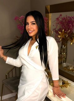 Sofia - masseuse in Santa Cruz de Tenerife Photo 2 of 5