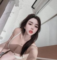 Sofia - puta in Kathmandu