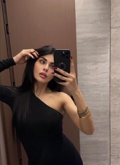 Sofiaaa - puta in Riyadh Photo 1 of 6