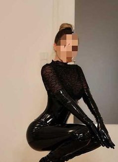 Sofiatte - dominatrix in Bremen Photo 4 of 4